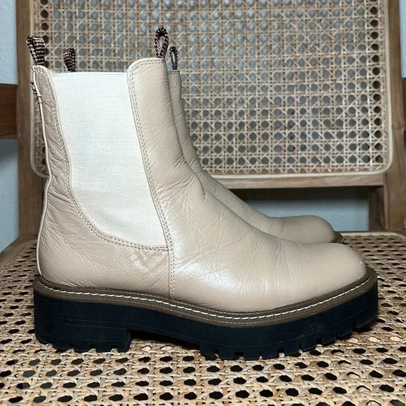 Sam Edelman Laguna Chelsea Boot - Picture 3 of 7